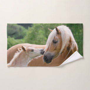 Haflinger niedliche Pferde Fohlen und Badhandtuch Set