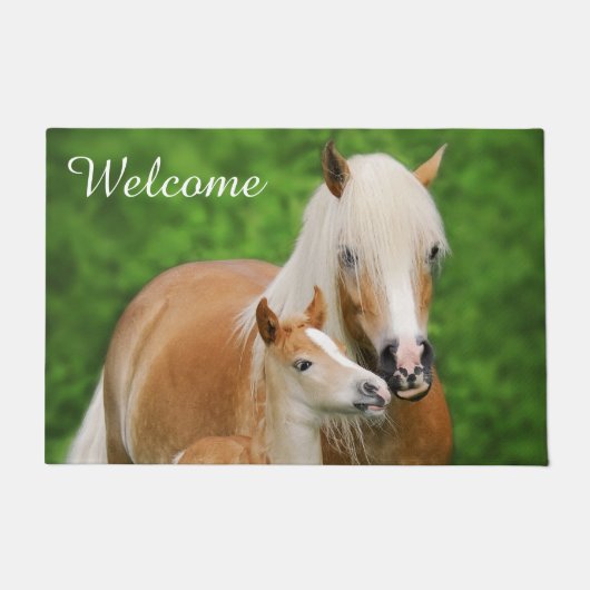 Haflinger Pferd Niedlich Fohlen Kiss Mum Foto _ Wi Fußmatte (Vorderseite)