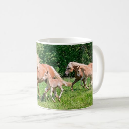 Haflinger Pferde mit Niedlichen Foals Run Funny Fo Kaffeetasse (VorderseiteRechts)