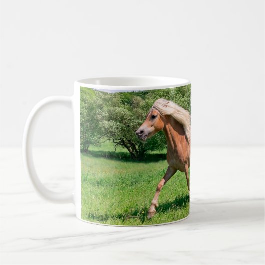 Haflinger Pferde mit Niedlichen Foals Run Funny Fo Kaffeetasse (Links)
