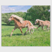Haflinger Pferde mit niedlichen Fohlen lassen Geschenkpapier (Flach)