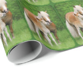 Haflinger Pferdeniedliches Fohlen-Kuss-Mama-Foto - Geschenkpapier (Rolleneckpunkt)