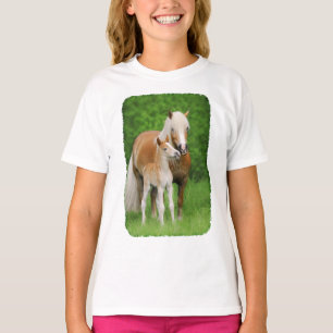 Haflinger Pferdeniedliches Fohlen-Kuss-Mama-Foto - T-Shirt