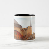 Hagia Sophia eröffnet durch den byzantinischen Zweifarbige Tasse (Mittel)