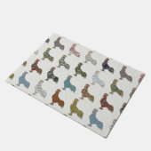 Hähnchenbauernhof mit farbigen Mustern Fußmatte (Schrägansicht)