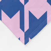 Hahnentrittmuster Pink+Blue Große Schrift Fleecedecke (Ecke)