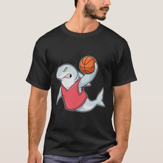 Hai beim Sport mit Basketball T-Shirt (Vorderseite)