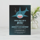 Hai biss jedes Alter Geburtstag Einladung (Stehend Vorderseite)