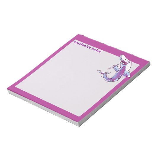 Hai hält Bleistift lustigen Cartoon anpassbar Notizblock (Rotiert)