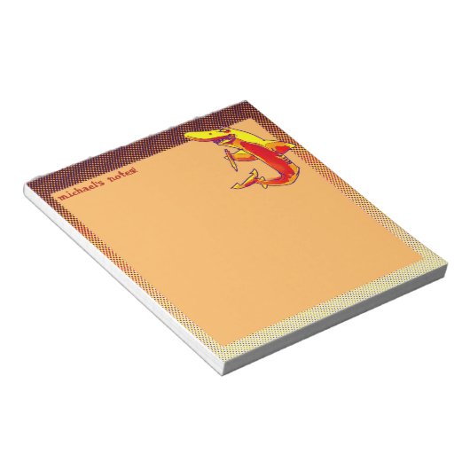 Hai hält Bleistift lustigen Cartoon anpassbar Notizblock (angewinkelt)