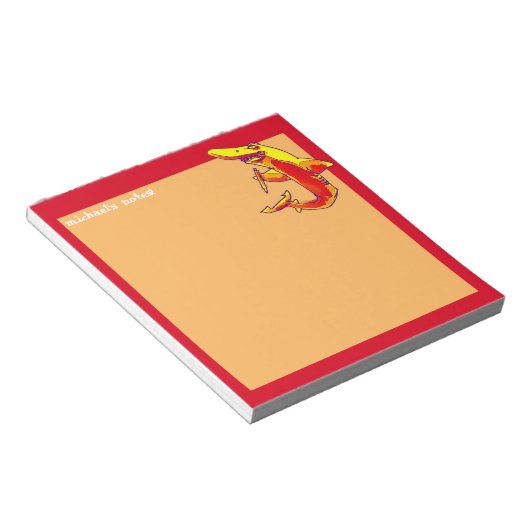 Hai hält Bleistift lustigen Cartoon anpassbar Notizblock (angewinkelt)