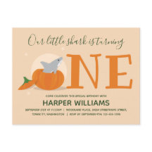 Hai macht einen Pumpkin ersten Geburtstag