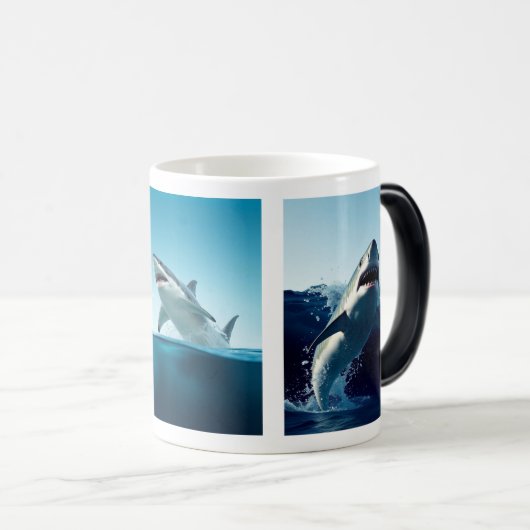 Hai-Tasse Verwandlungstasse (VorderseiteRechts)