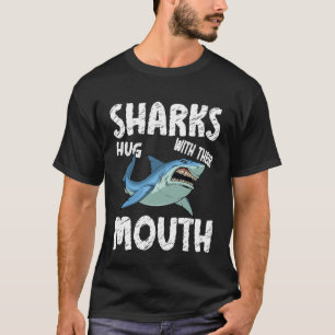 Haie umarmen mit ihrem Mund großen Weißen Hai T-Shirt