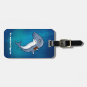 Haifisch braucht einen größeren Cartoon Funny Funn Gepäckanhänger (Vorderseite horizontal)