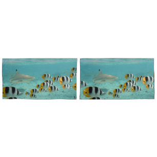 Haifisch, der Fische in tropischer Bora Bora Kissenbezug