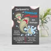 Haifisch-Geburtstags-Swimmingpool-Party Einladung (Stehend Vorderseite)