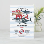 Haifisch-Pool-Party-Spaß-blaues Wasser-Geburtstag Einladung (Stehend Vorderseite)