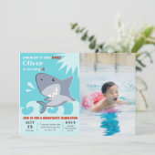 Haifischbecken Geburtstagsparty Foto Einladung (Stehend Vorderseite)