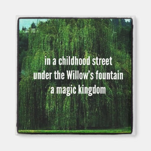 Haiku-Kühlschrankmagnet - Unter dem Willow-Brunnen Magnet
