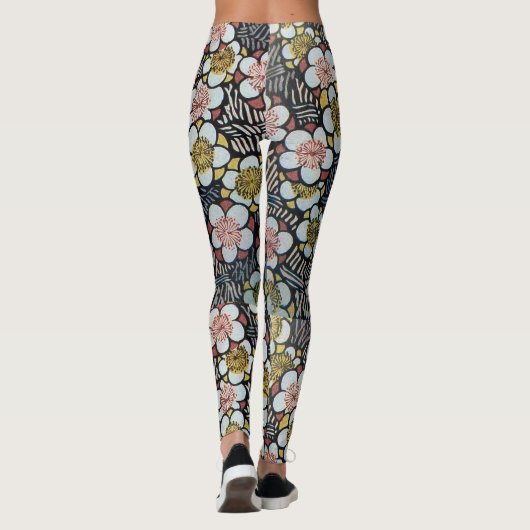 HAIKU/SCHWARZ-WEISS PINK GELBE BLUMEN LEGGINGS (Rückseite)