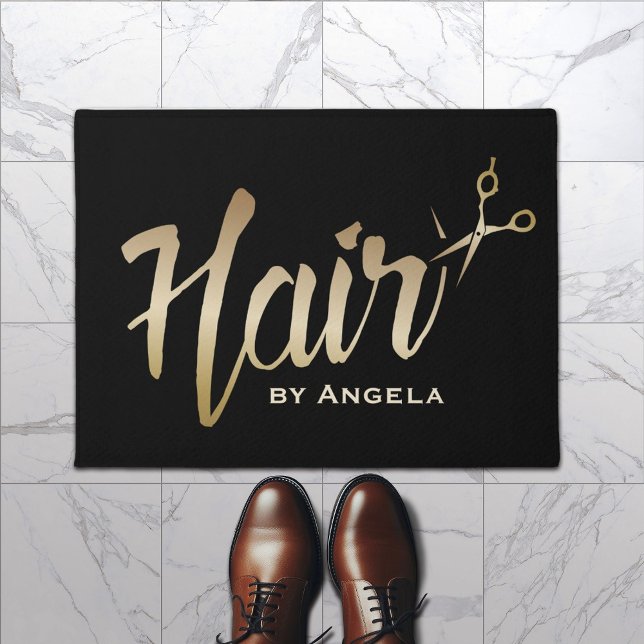 Hair Stylist Gold Script Moderner Schönheitssalon Fußmatte (Von Creator hochgeladen)