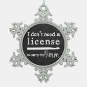 Häkelhaken-Lizenz-Handwerk {Dunkel} Schneeflocken Zinn-Ornament (Vorderseite)