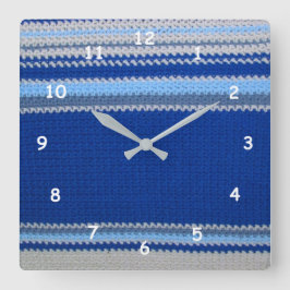 Häkelmuster - blaue Streifen Quadratische Wanduhr