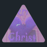 Hakuna Matata Merry Christmas Liebe Design.jpg Dreieckiger Aufkleber<br><div class="desc">Hakuna Matata Frohe Weihnachts-Liebe Design. Schönes lila Farbdesign mit einem wunderschönen blauen Herz und einem Hauch von Glitzer im Hintergrund. Eine der besonderen neuesten Hakuna Matata Design diese wunderbare Weihnachtszeit und die phantastische wunderbare Saison. Teilen Sie die Liebe der Weihnachtszeit mit dieser personalisierten Hakuna Matata Original-Kunst für Ihre Ferienzeit. Es...</div>