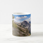 Halb-Dome-Landschaft, Kalifornien Kaffeetasse (Mittel)