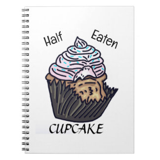 Halb gegessen Kuchen Notizbuch Notizblock