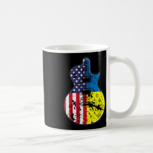 Halb USA-Flagge Halb Ukraine-Flagge Gitarre Unters Kaffeetasse