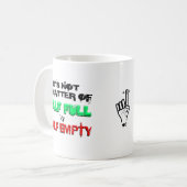 Halb voll vs halb leer kaffeetasse (Vorderseite Links)