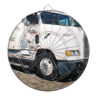 halb zurückgezogen dartscheibe