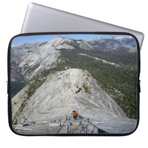 Halbe Kuppel mit Blick von den Kabeln herunter - Y Laptopschutzhülle