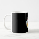 Halbe Mama, halber Kaffee, süßer Eiskaffee, Retro- Kaffeetasse (Links)