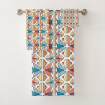 Halbe Monde auf Korallen und Aquamarin