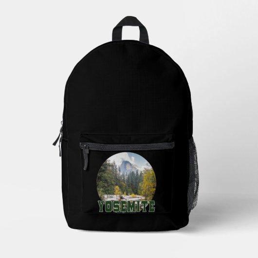 Halbkuppel im Herbst mit "Yosemite"-Text Bedruckter Rucksack (Vorderseite)
