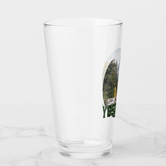 Halbkuppel im Herbst mit "Yosemite"-Text Glas (Rechts)