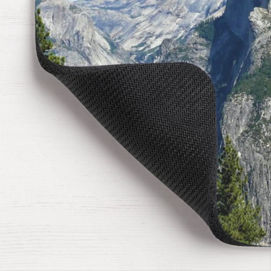 Halbkuppel von Glacier Point, Yosemite, CA Mousepad (Ecke)
