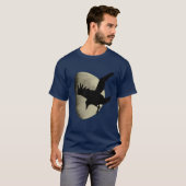 Halbmond mit fliegender roter Crow-Silhouette T-Shirt (Vorne ganz)