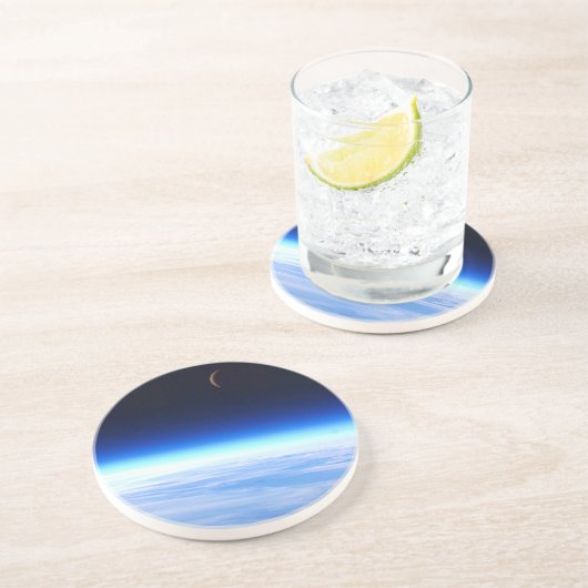 Halbmond über einer hellen blauen, leuchtenden Erd Untersetzer (Seite)