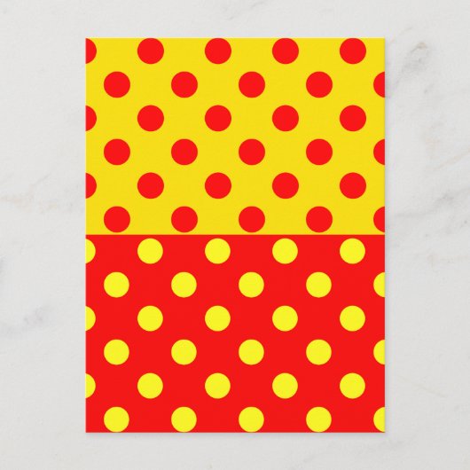 Halbrotes Polka-Dots-Design Postkarte (Vorderseite)