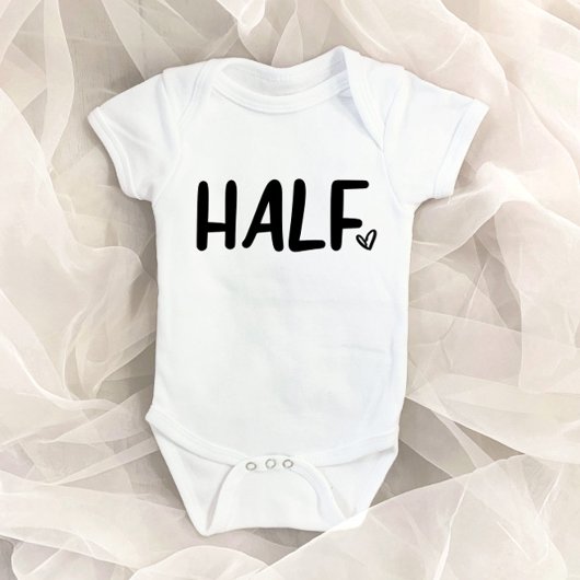 Halbschwache Minimalistische Herzfrequenz Halbpens Baby Strampler