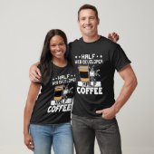 Halbwerter Webentwickler-Halbtagskaffee T-Shirt (Unisex)