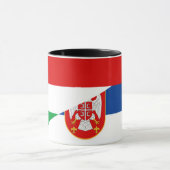 Halbzeichen der hungrigen Serbia-Flagge Tasse (Zentrum)