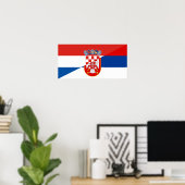 Halbzeichen der Kroatischen Serbia-Flagge Poster (Heimbüro)