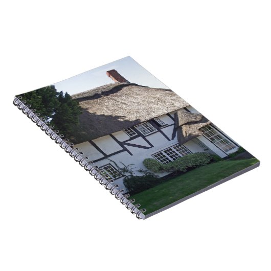 Halbzeitgedrossene Hütte Notizblock (Rechte Seite)