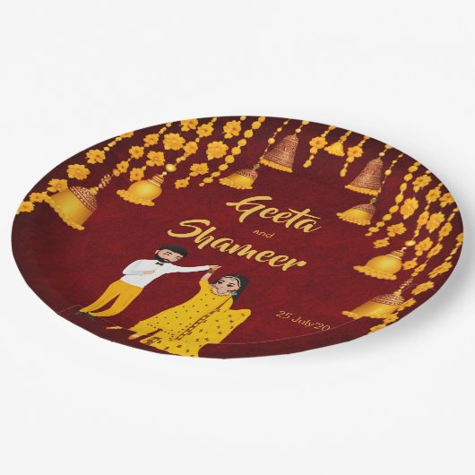 Haldi Mehndi Sangeet Indischer Hochzeitmaroon gelb Pappteller (Schrägansicht)