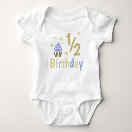 Half Birthday Baby Strampler (Vorderseite)